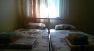 Гостиница Guest House Nadezhda Партенит Стандартный двухместный номер с 2 отдельными кроватями-6