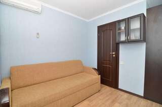 Гостиница Guest House Nadezhda Партенит Двухместный номер с 1 кроватью и собственной ванной комнатой-4