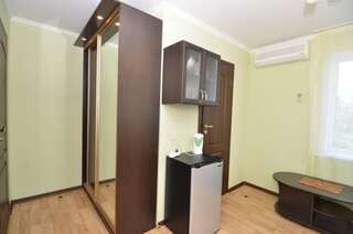 Гостиница Guest House Nadezhda Партенит Двухместный номер с 1 кроватью и собственной ванной комнатой-6